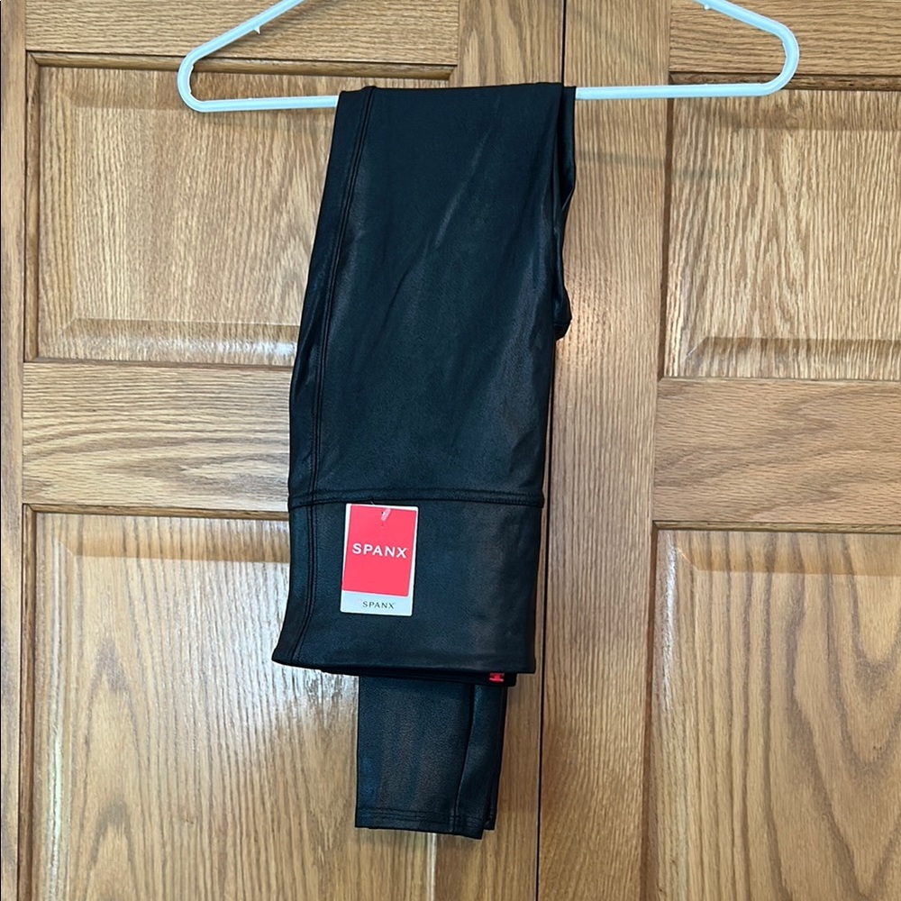 NWT Spanx Black faux leather Leggings size medium